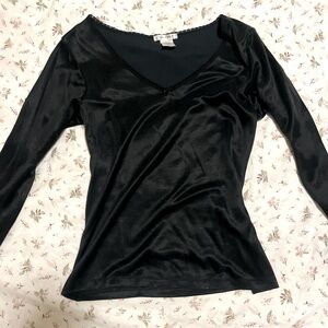black long sleeve w bow